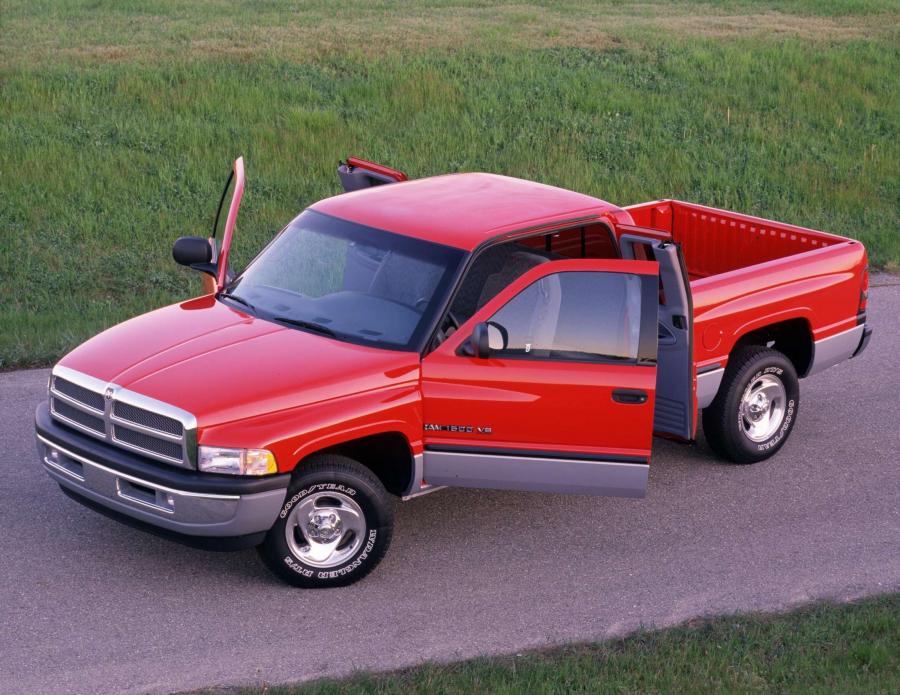  Dodge Ram 1994 года  (фото 10 из 22)